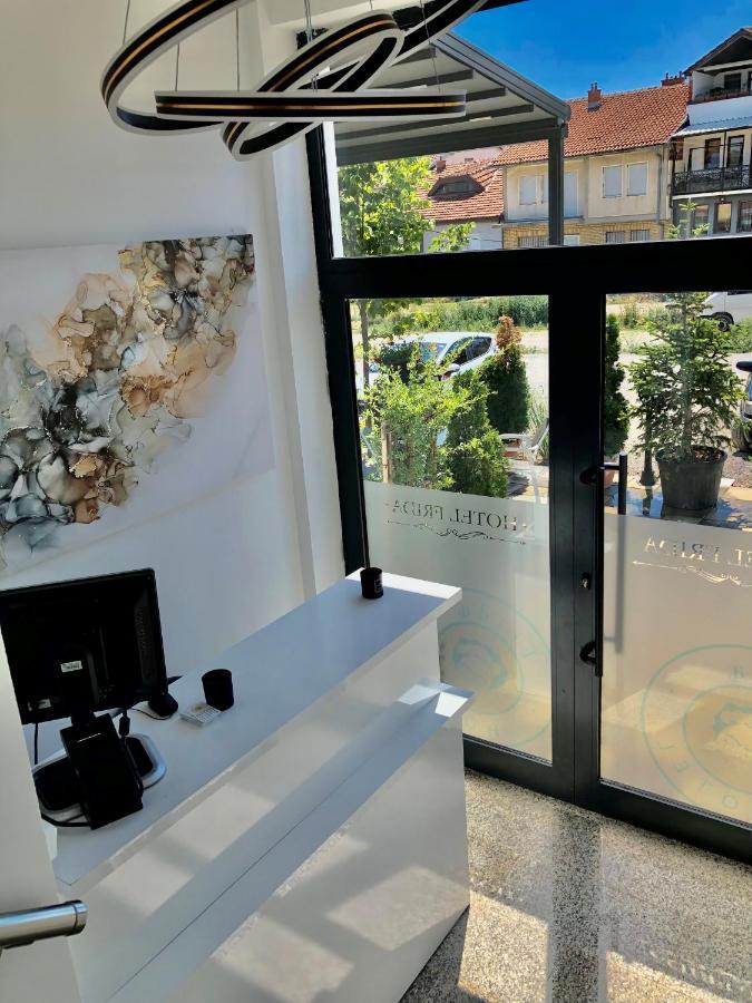 Hotel & Restaurant Frida Gjakova Exterior foto