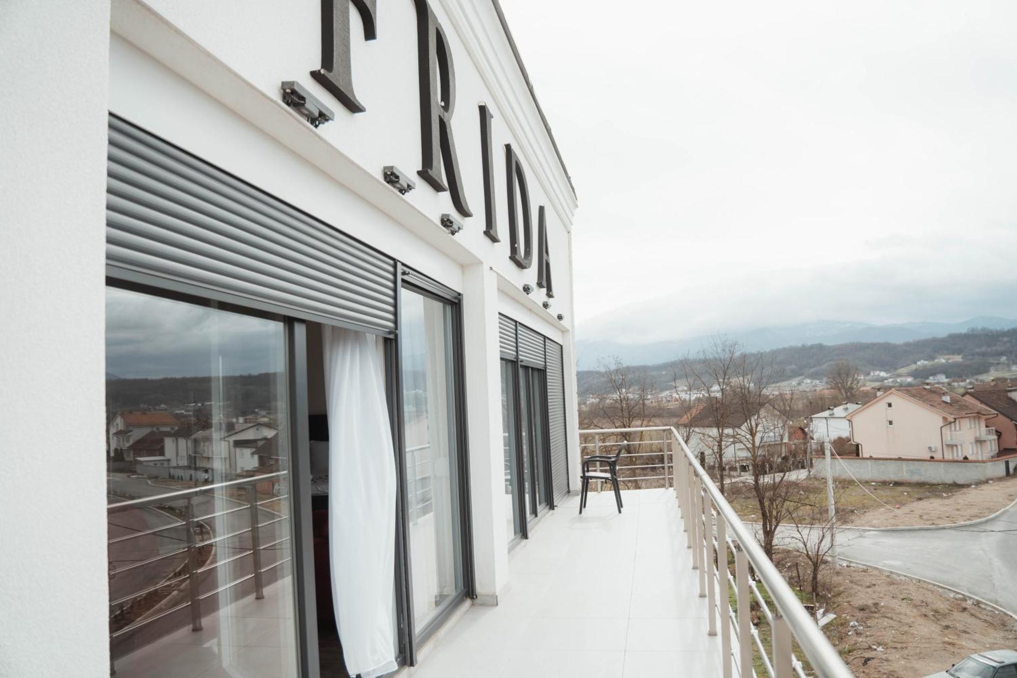 Hotel & Restaurant Frida Gjakova Exterior foto